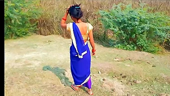 বড় স্তনযুক্ত টিন মহান আউটডোরে নেমে আসে।