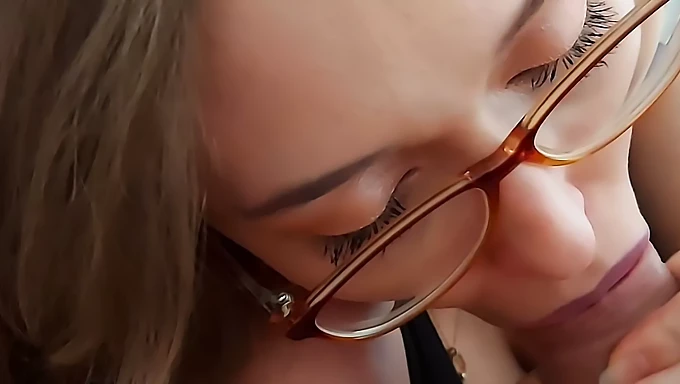 Video POV MILF Eropah memberikan blowjob. Anda pasti tidak mahu terlepas video ini!