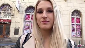 Abilitățile de deepthroat ale adolescentei germane Diane impresionează în castingul video