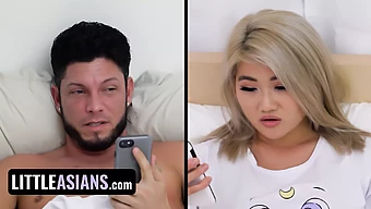 Jeune Beauté Asiatique Se Laisse Aller Au Sexe Hardcore Avec Ses Fantasmes