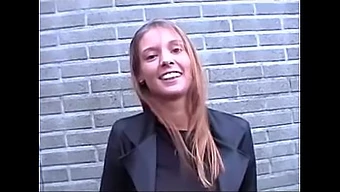 Stephanie Z Flander Se Zlobí V Autě (Belgičanka Se Věnuje Sexu V Autě)