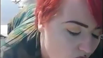 Amateur Meisje Geeft Een Hete Blowjob Op Het Strand In Een Zelfgemaakte Video