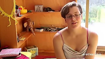 Immy'S Sensuele Solo Reis Naar Een Orgasme Met Een Natuurlijk En Harig Poesje