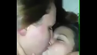 情熱的なキスと顔射