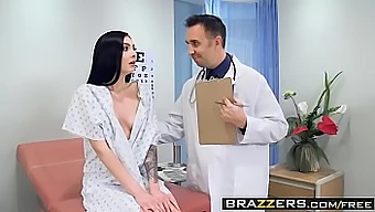 Marley Brinx ve Keiran Leeds, doktora düzeyinde oral becerilerle sert bir üçlüde