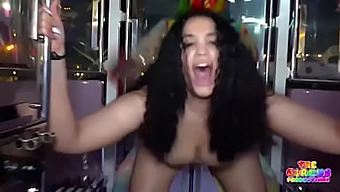 Sexe Interracial Avec Une Latina En Public