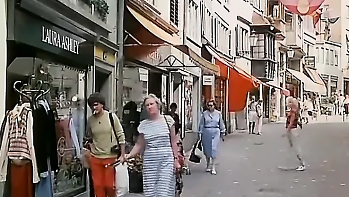 Vintage francia pornó: Rosalie bemelegítése 1983-ban