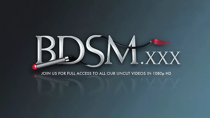 BDSMプレイタイム:ディープスロートとアナルトイの快楽