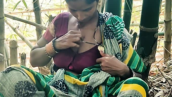 Indian 18-Year-Old Fingers Herself Outdoors In The Forest