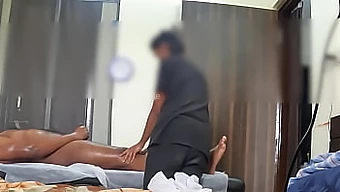 Caught On Hiddencam During Private Massage Session