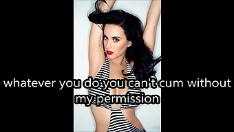 La Femdom Americana Katy Perry Domina Con Le Sue Tette