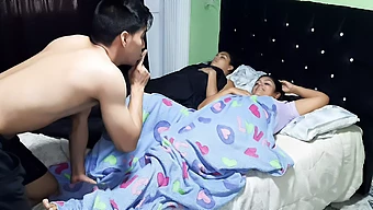 Ibu Tiri Yang Horny Menggoda Saya Untuk Threesome Dengan Saudara Tiri Saya