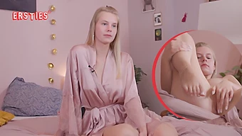 Sesión De Placer En Solitario De Jolien: Una Rubia Jugando Con Ella Misma Y Mostrando Su Sexy Colección De Lencería