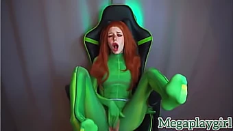 Redhead teen Sam's secret mission: oral pleasure