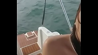 Fodendo gostoso e sexy em um barco